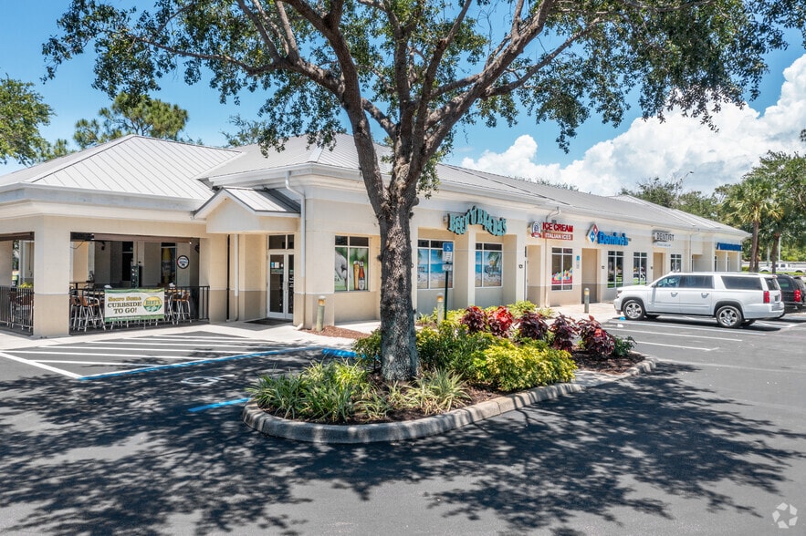 7385 Radio Rd, Naples, FL for lease - Building Photo - Image 2 of 5