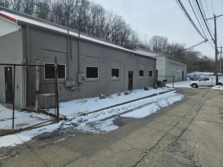 4135 Old William Penn Hwy, Monroeville, PA for lease - Building Photo - Image 2 of 13