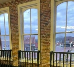 102-104 S Independence St, Harrisonville, MO à vendre Photo intérieure- Image 2 de 2