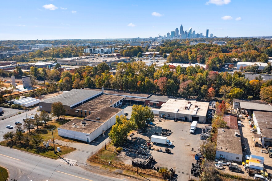 231 Atando Ave, Charlotte, NC for lease - Building Photo - Image 3 of 9