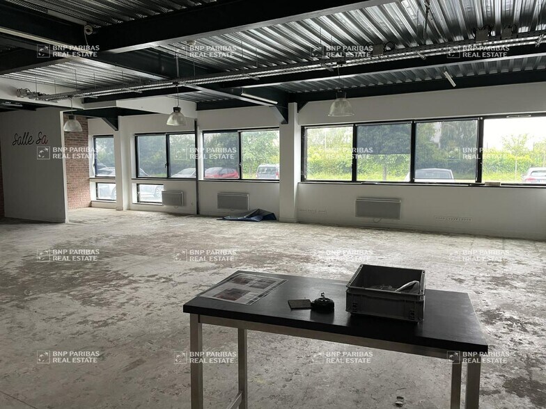 Flex in Moissy-Cramayel for lease - Interior Photo - Image 2 of 25