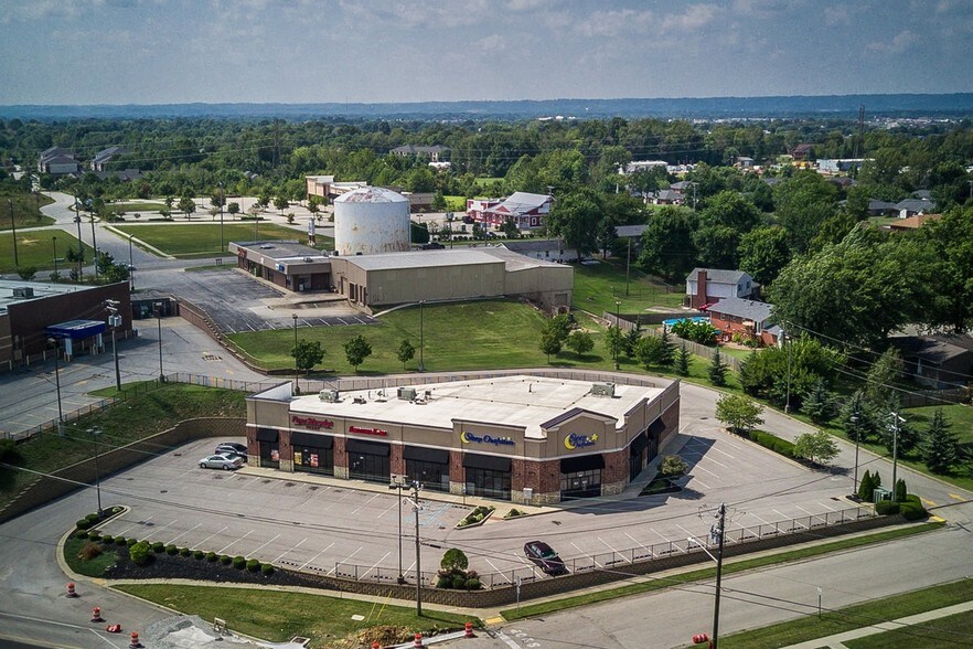 3015 E 10th St, Jeffersonville, IN à louer - Photo du bâtiment - Image 2 de 5