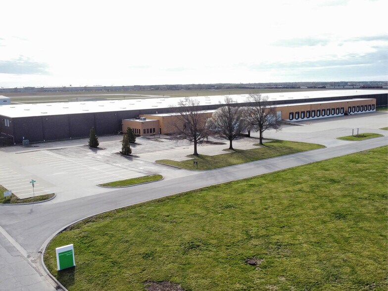 500 Sumner Way, New Century, KS for lease - Building Photo - Image 1 of 5