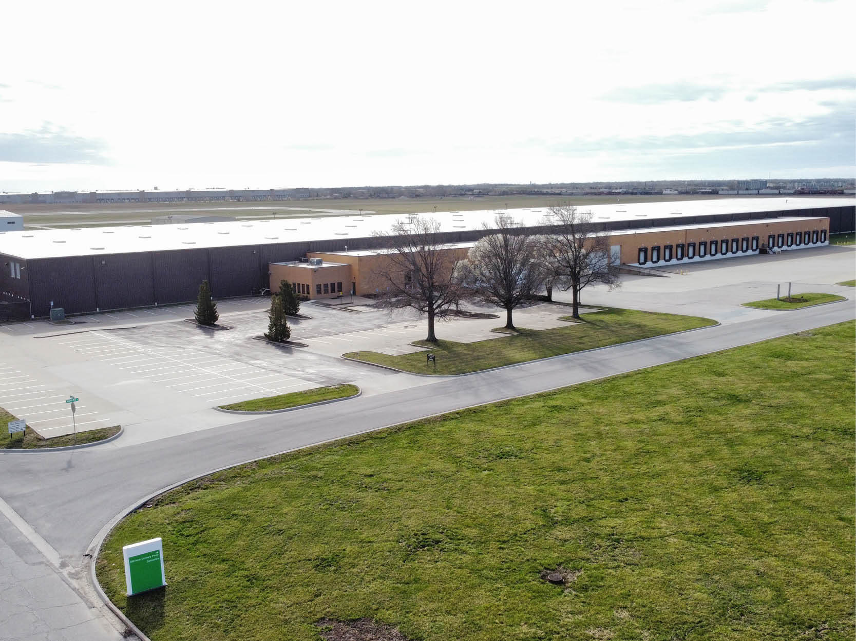 500 Sumner Way, New Century, KS for lease Primary Photo- Image 1 of 6