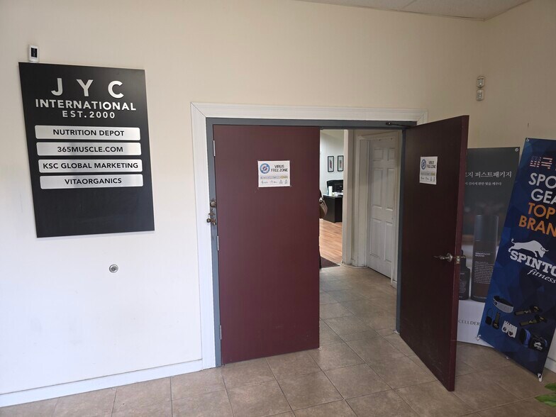 2730 N Berkeley Lake Rd NW, Duluth, GA à vendre - Photo du bâtiment - Image 2 de 7