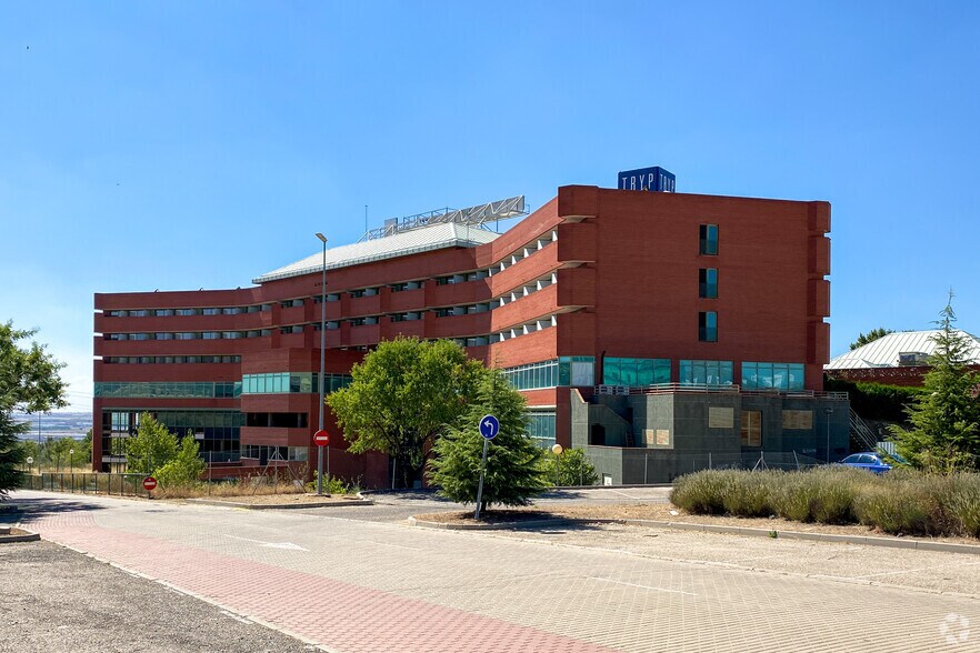 Autovía N II, Km 55, Guadalajara, Guadalajara à vendre - Photo du bâtiment - Image 2 de 2