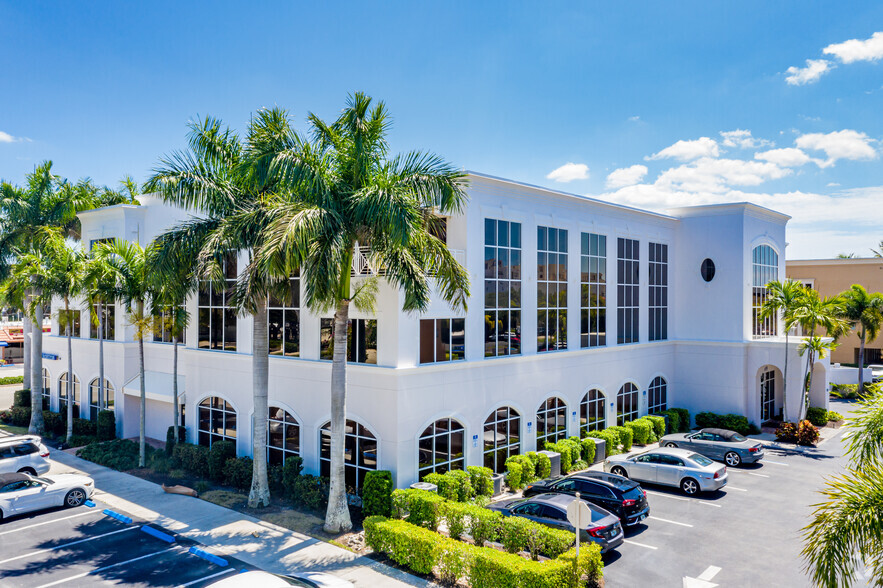 599 9th St N, Naples, FL for lease - Building Photo - Image 2 of 9