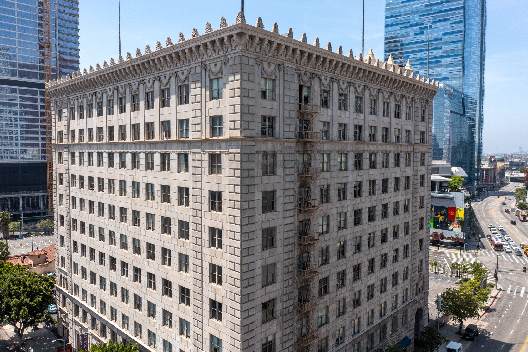 710-714 W Olympic Blvd, Los Angeles, CA à louer Photo du bâtiment- Image 1 de 7