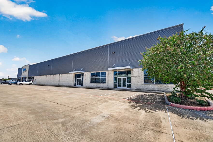 15135 Bellaire Blvd, Houston, TX à louer - Photo du bâtiment - Image 3 de 31