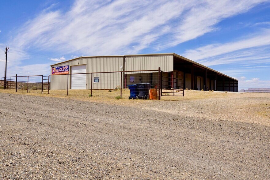 825 Cannonball dr, Big Water, UT à louer - Photo du bâtiment - Image 2 de 21