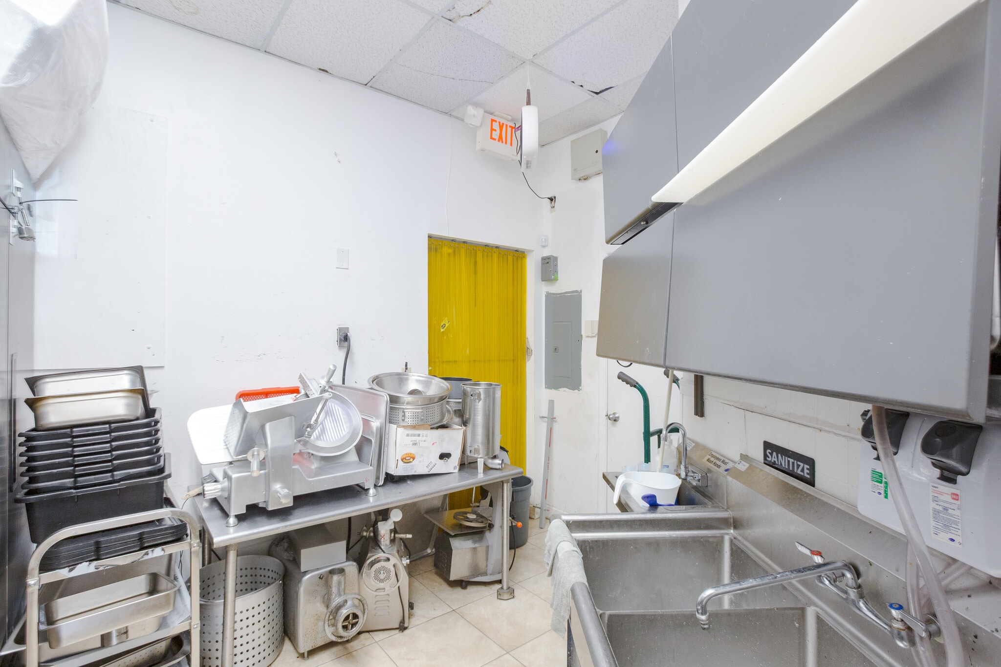 920-1020 W Hallandale Beach Blvd, Hallandale Beach, FL for lease Interior Photo- Image 1 of 12