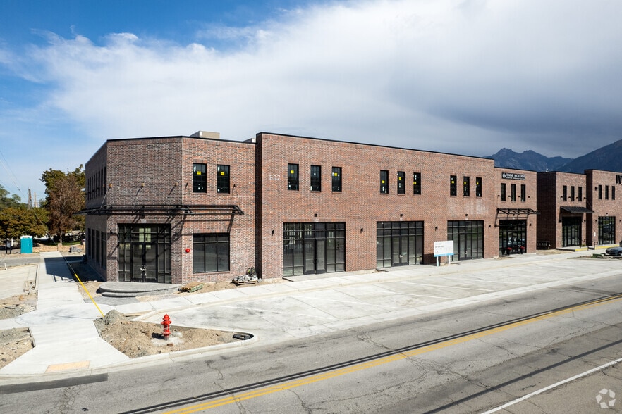 807 E Pioneer Rd, Draper, UT for lease - Building Photo - Image 2 of 6