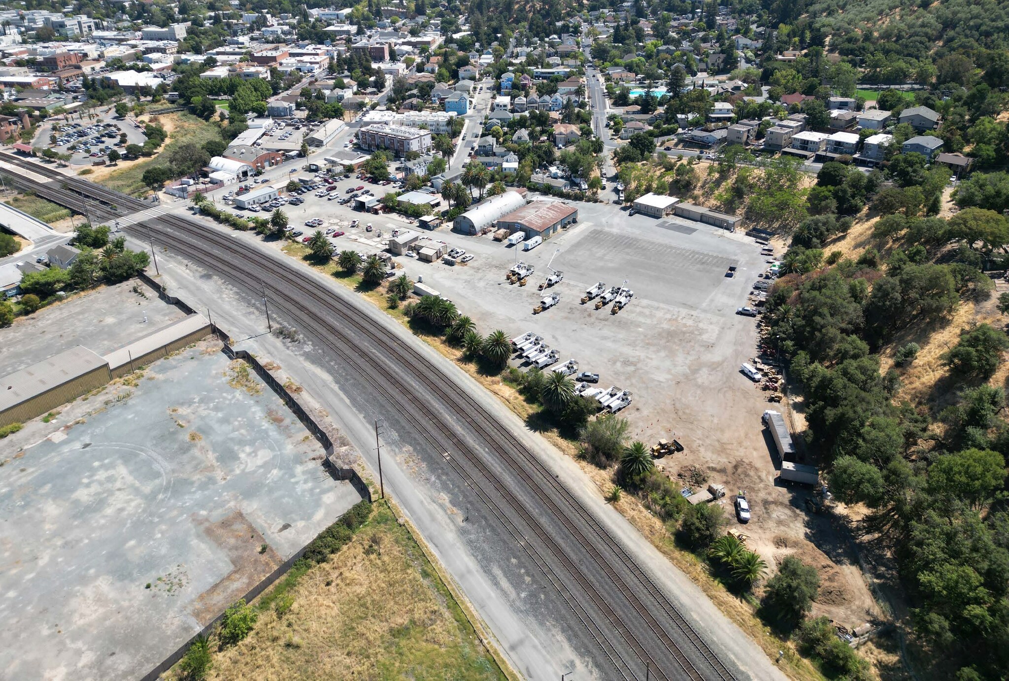 211 Foster St, Martinez, CA à louer Photo du bâtiment- Image 1 de 4