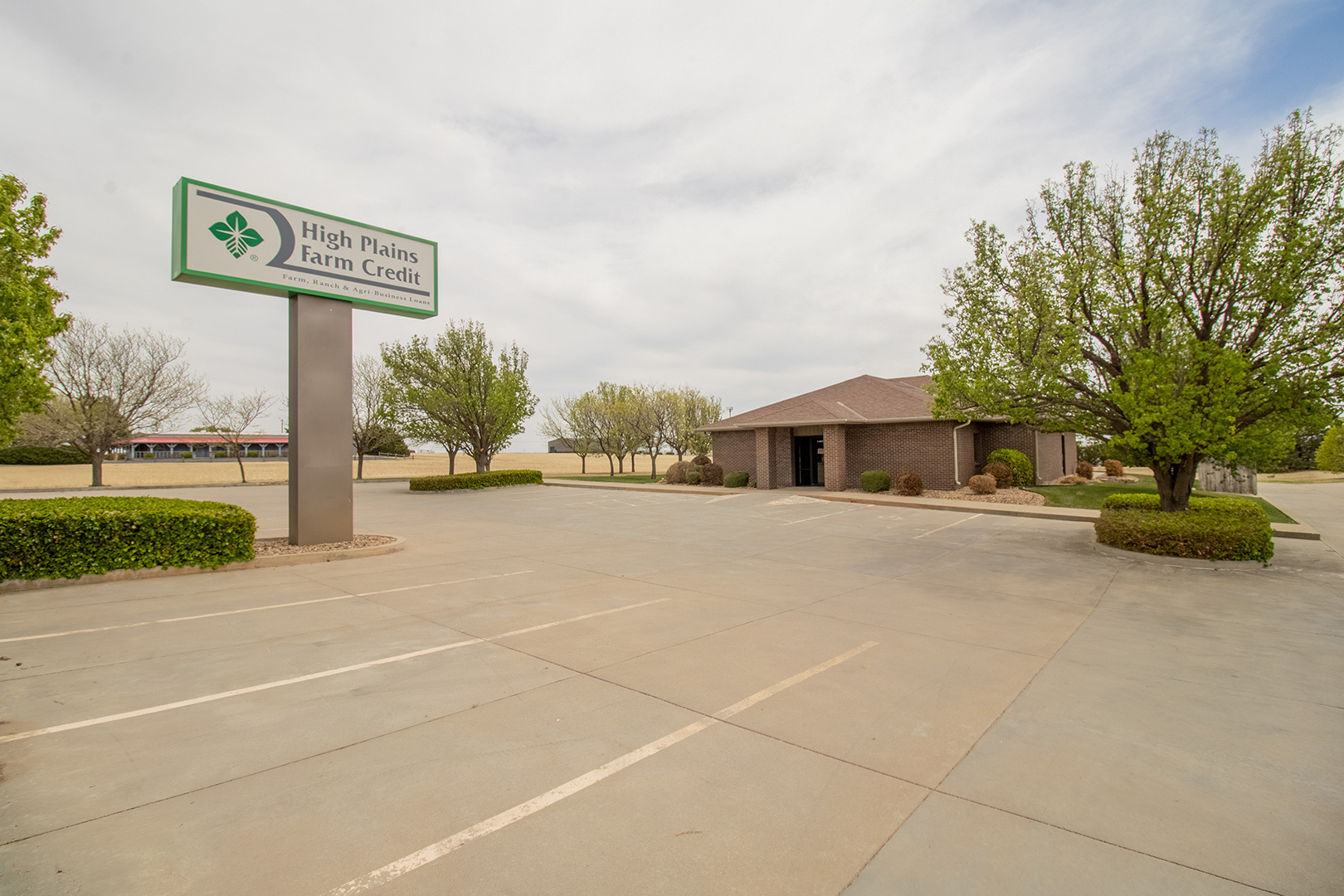 1405 E Comanche Ln, Dodge City, KS à vendre Photo du bâtiment- Image 1 de 1