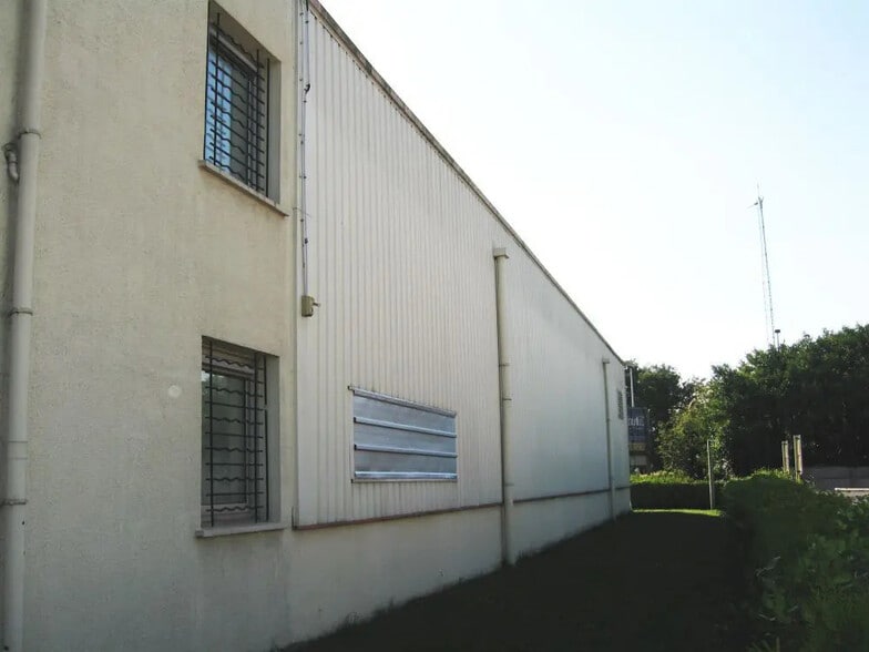 Office in Herblay-sur-Seine for lease - Building Photo - Image 2 of 5