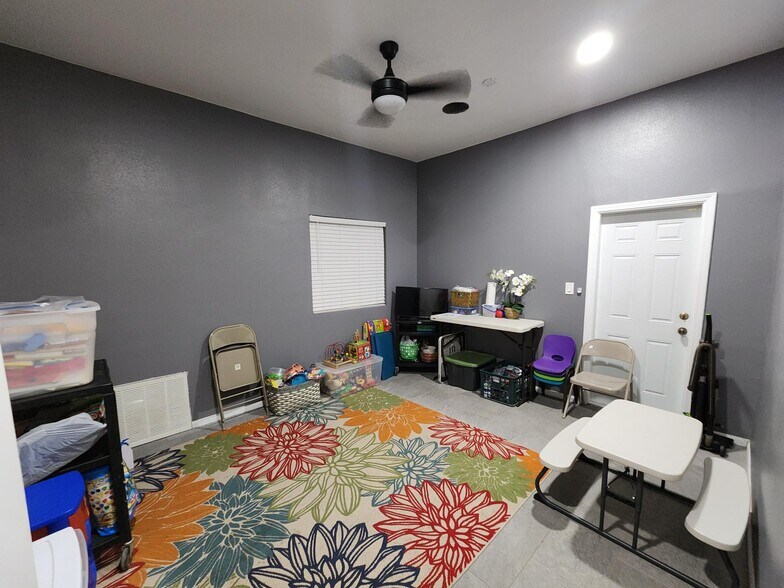 126 W Heil Ave, El Centro, CA à vendre - Photo du bâtiment - Image 3 de 8