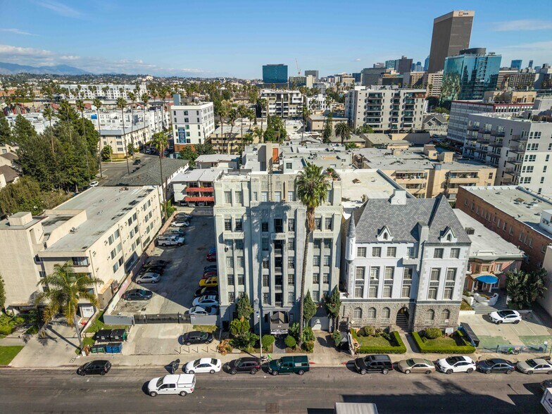 512 S Hobart Blvd, Los Angeles, CA à vendre - Photo du bâtiment - Image 2 de 44