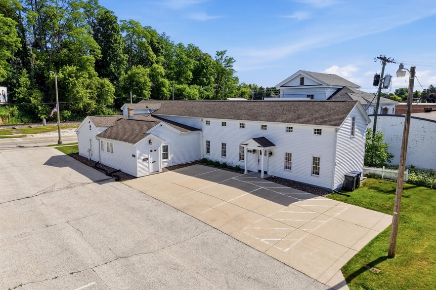 517 Monroe St, Sheboygan Falls, WI for sale - Building Photo - Image 2 of 48