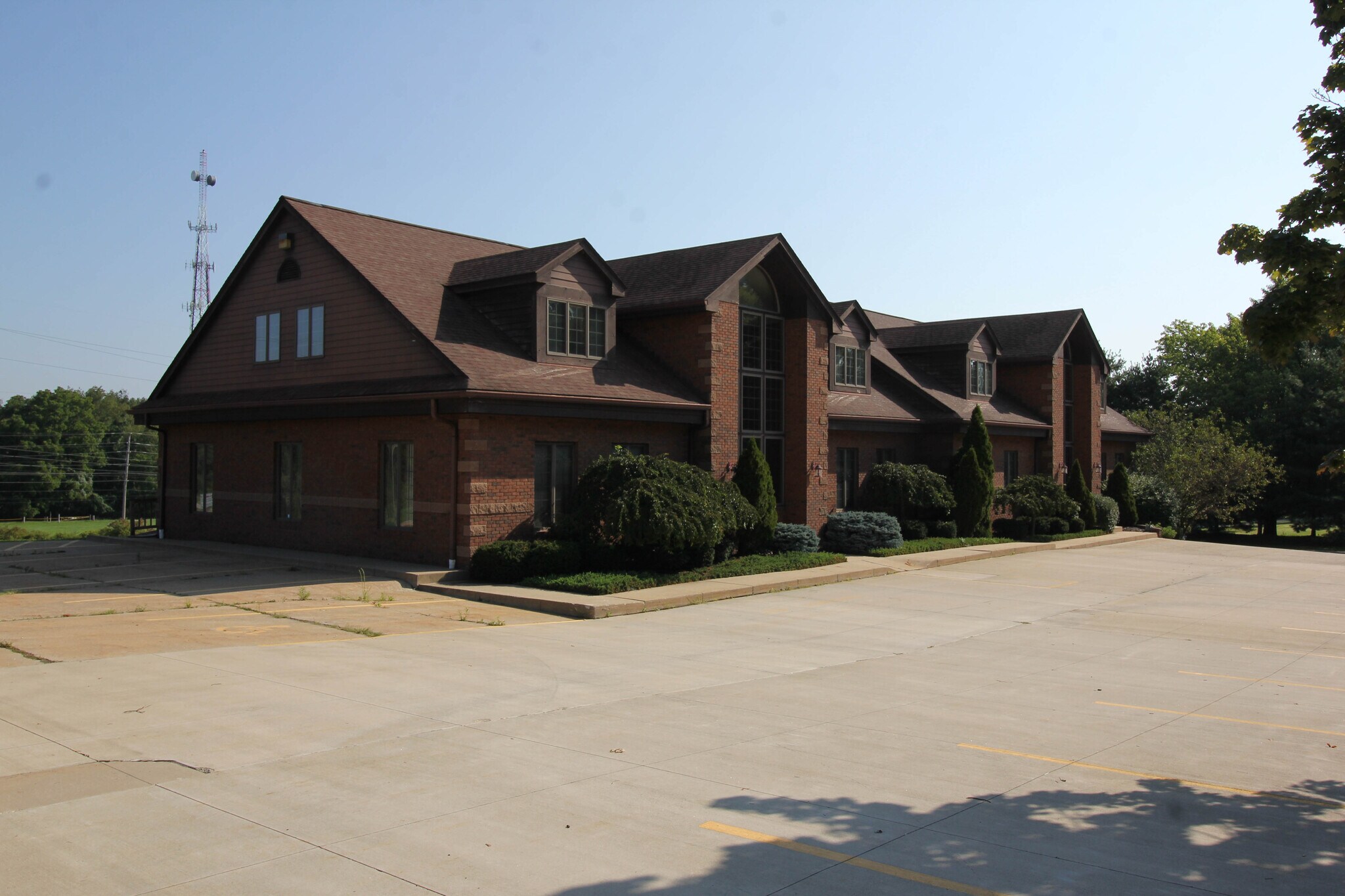 291 N Cleveland Massillon Rd, Akron, OH à vendre Photo du bâtiment- Image 1 de 20