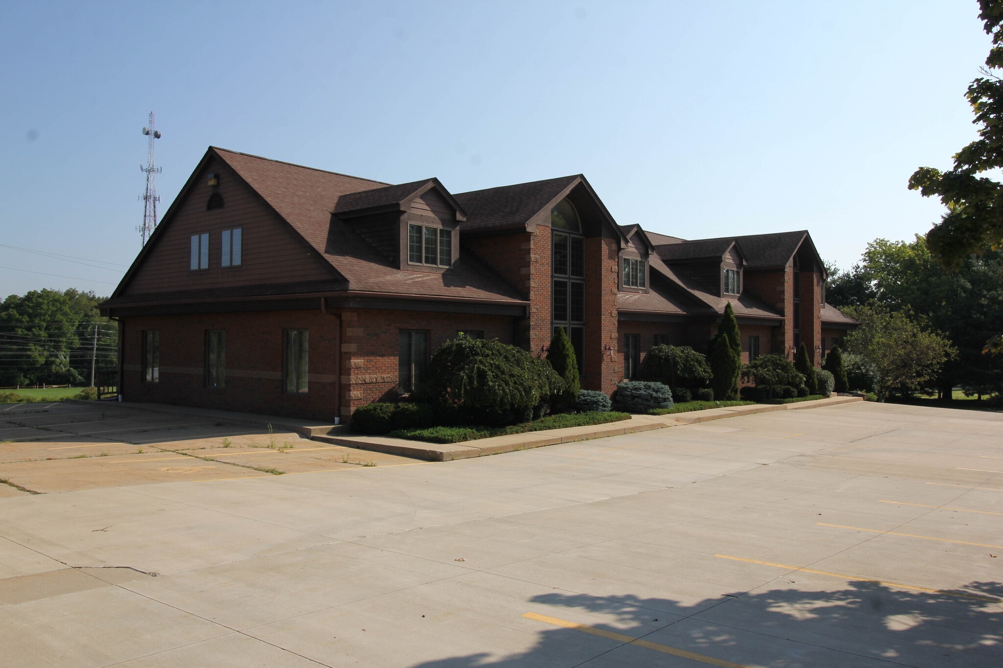 291 N Cleveland Massillon Rd, Akron, OH à vendre Photo du bâtiment- Image 1 de 20