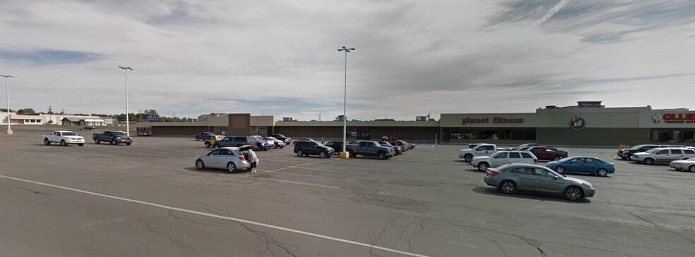 1222 Arsenal St, Watertown, NY à louer - Photo du bâtiment - Image 1 de 3