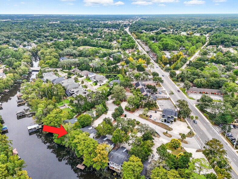 8818 Goodbys Executive Dr, Jacksonville, FL à louer - Photo du bâtiment - Image 3 de 20