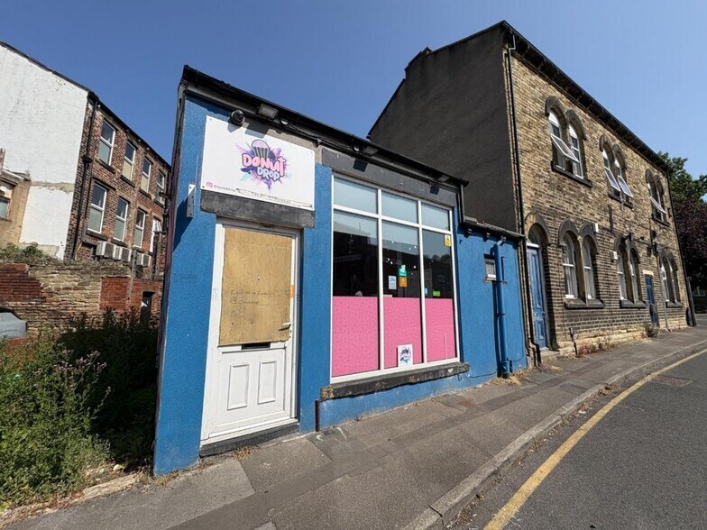 1 Oldfield Ln, Heckmondwike à louer - Photo du bâtiment - Image 2 de 8