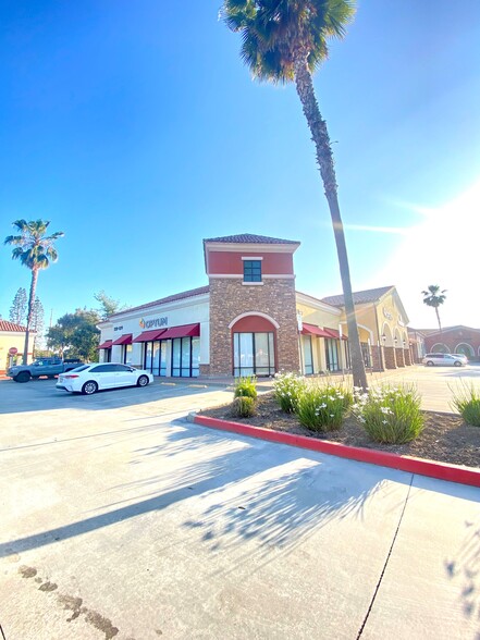 1301-1397 S Grand Ave, Glendora, CA for lease - Building Photo - Image 1 of 14