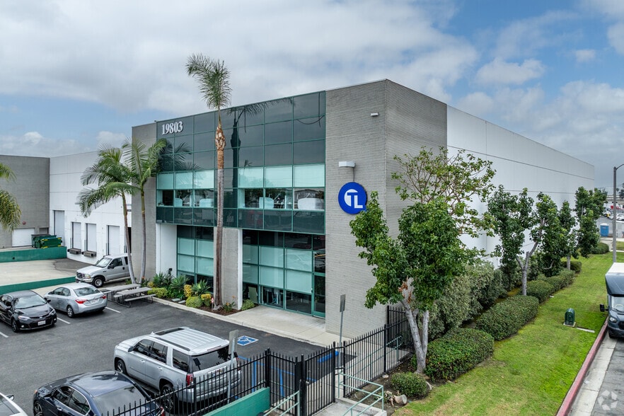 19803 S Susana Rd, Rancho Dominguez, CA for lease - Primary Photo - Image 1 of 7