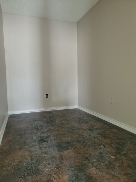 3801-3811 N State Line Ave, Texarkana, TX for lease - Building Photo - Image 3 of 5