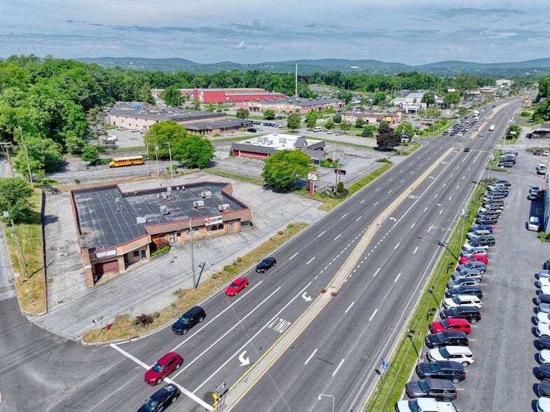 2245 South Rd, Poughkeepsie, NY à louer - Aérien - Image 3 de 4