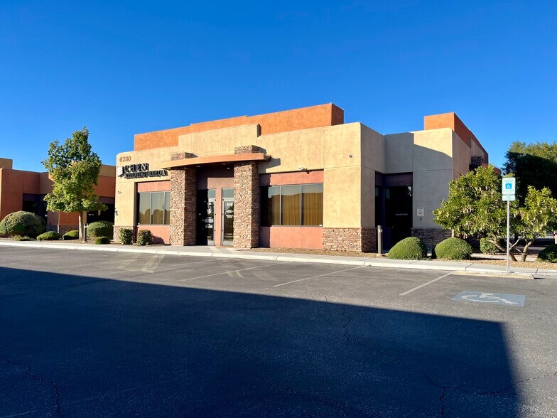 6280 Spring Mountain Rd, Las Vegas, NV à vendre - Photo du bâtiment - Image 3 de 23