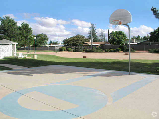 2200 Las Brisas Way, Sierra Vista, AZ à vendre - Photo du bâtiment - Image 3 de 9