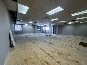 2755-2795 E Desert Inn Rd, Las Vegas, NV à louer Photo intérieure- Image 1 de 2