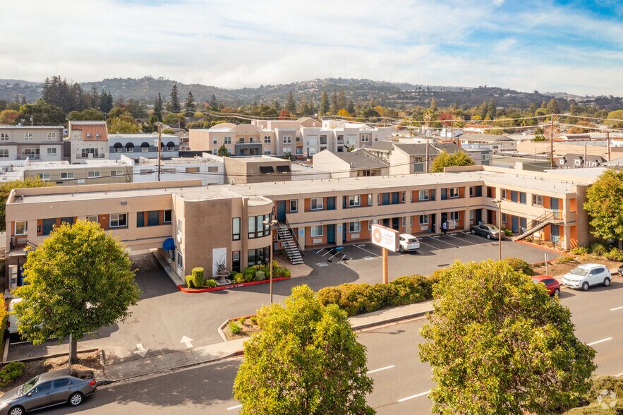 1562 El Camino Real, San Carlos, CA à vendre - Aérien - Image 2 de 5