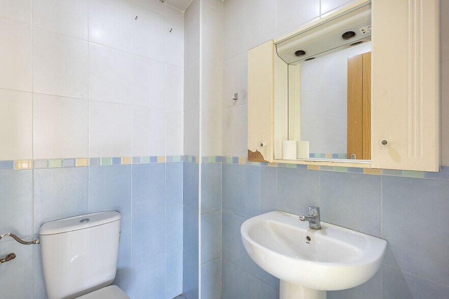 Avenida Juncaril, 128, Peligros, Granada for sale - Interior Photo - Image 3 of 21