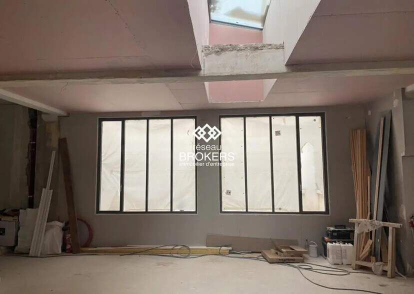 Retail in Paris for lease - Interior Photo - Image 3 of 11