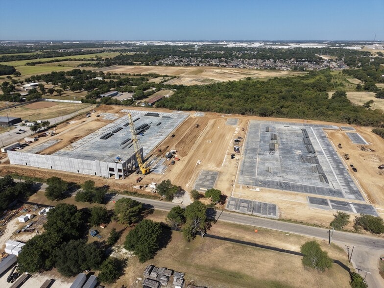 7200 Anglin Dr, Forest Hill, TX à louer - Photo du bâtiment - Image 2 de 2