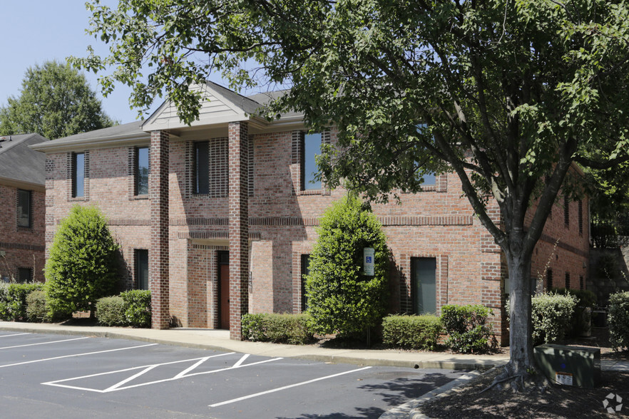 8366 Six Forks Rd, Raleigh, NC for lease - Building Photo - Image 1 of 7