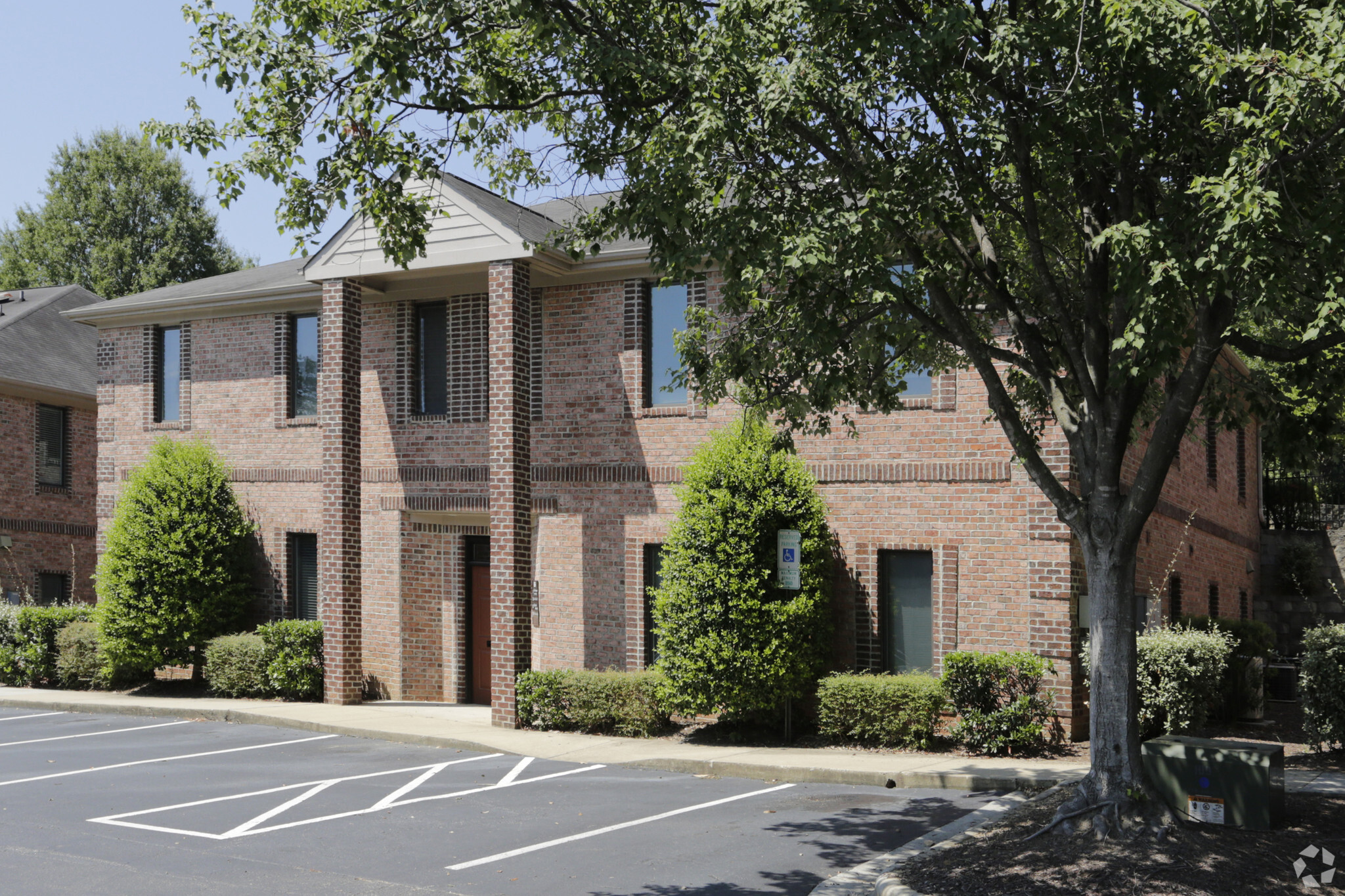 8366 Six Forks Rd, Raleigh, NC for lease Building Photo- Image 1 of 8