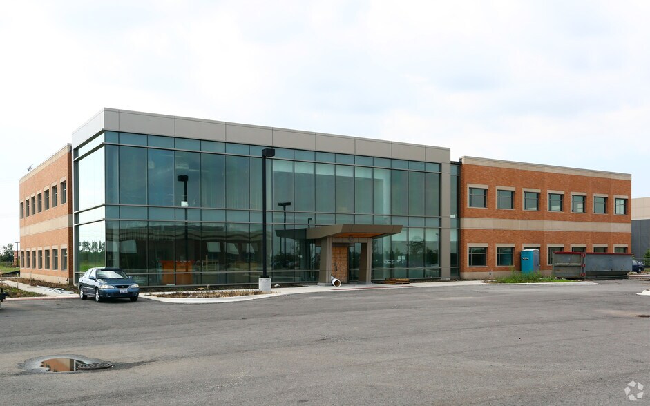 678 Cedar Crossings Dr, New Lenox, IL à louer - Photo du bâtiment - Image 2 de 17