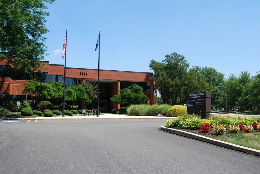 2555 Kingston Rd, York, PA à louer - Photo du bâtiment - Image 2 de 16