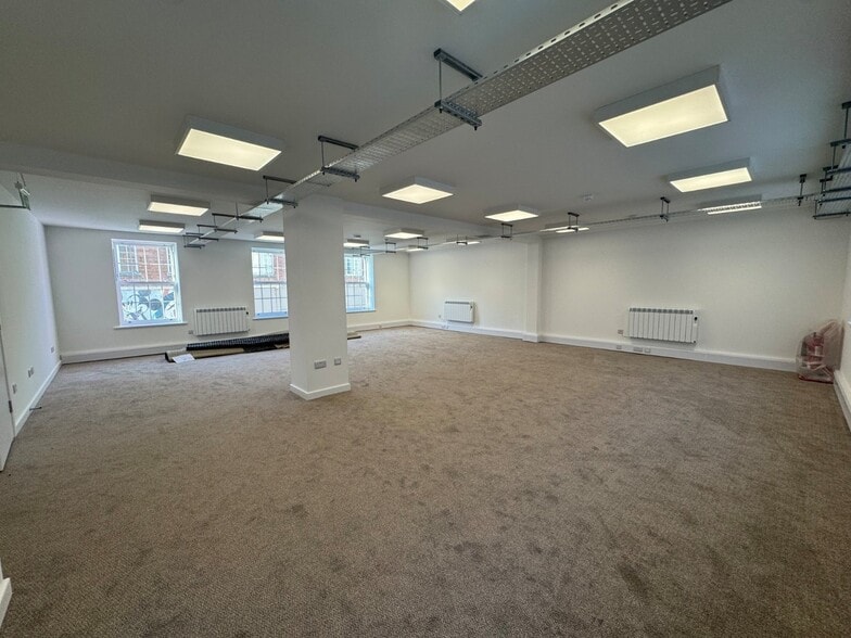 Bath Pl, Worthing for lease - Interior Photo - Image 3 of 11