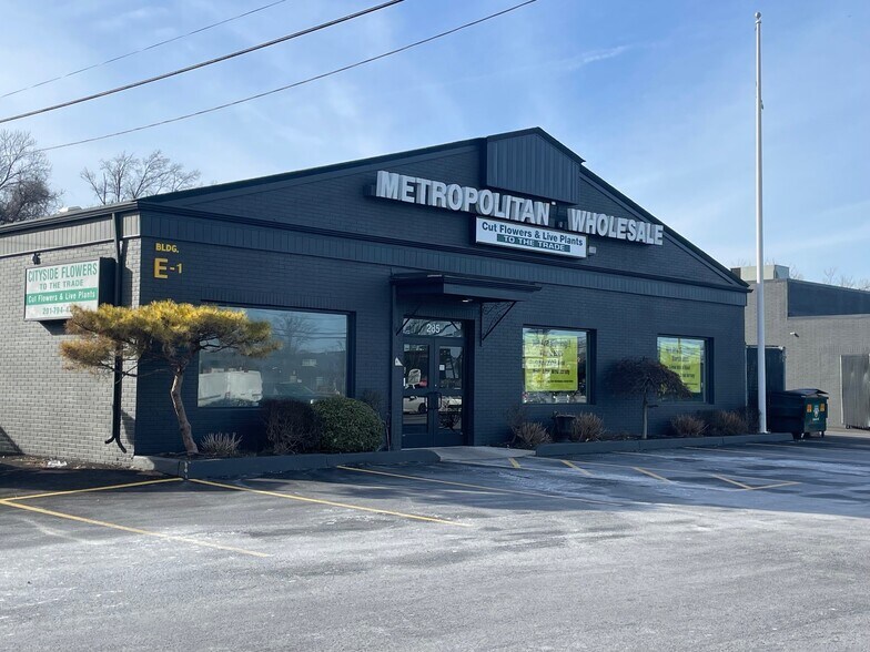 280 N Midland Ave, Saddle Brook, NJ à louer - Photo du bâtiment - Image 2 de 20