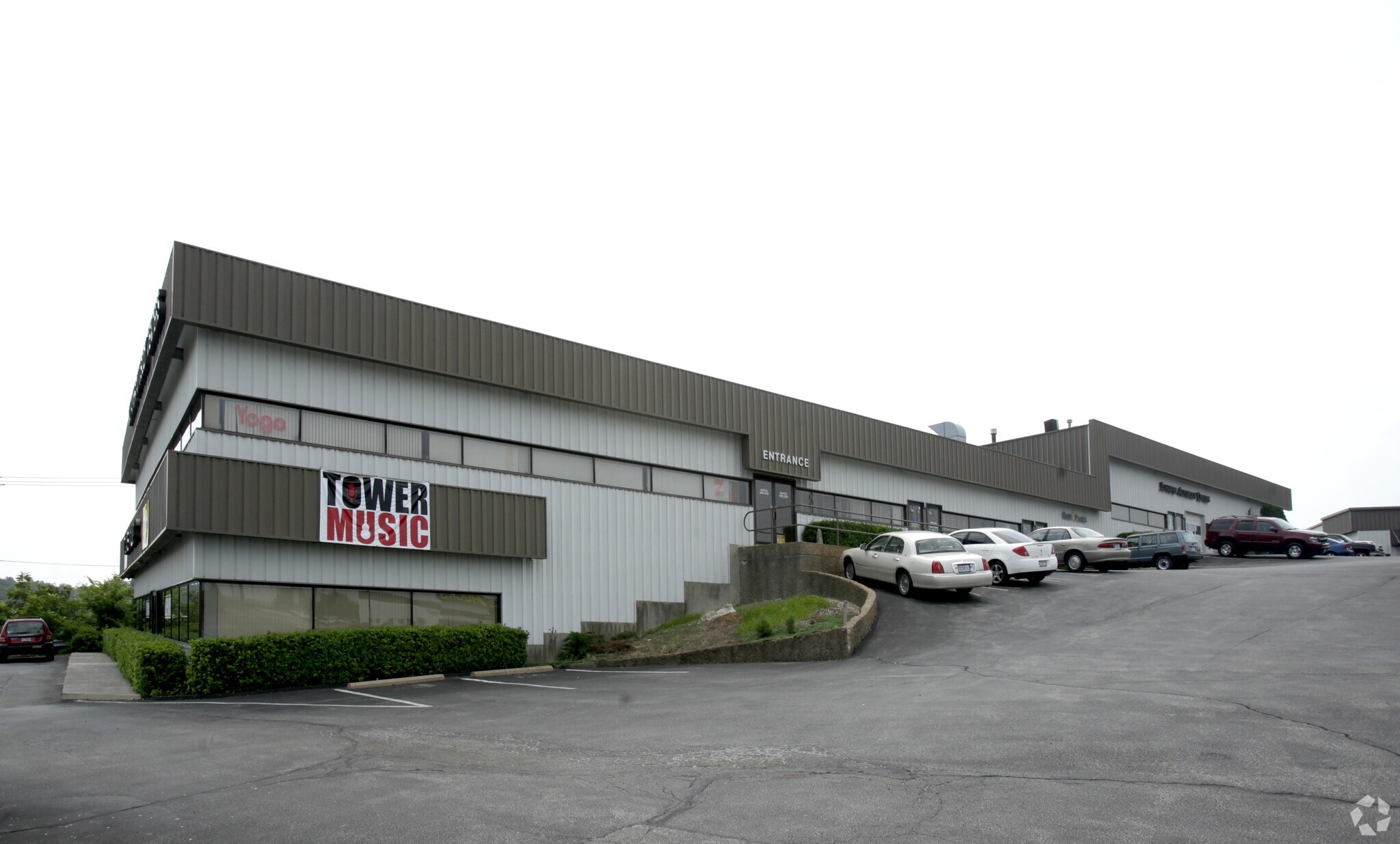 300 Biltmore Dr, Fenton, MO à vendre Photo du bâtiment- Image 1 de 1