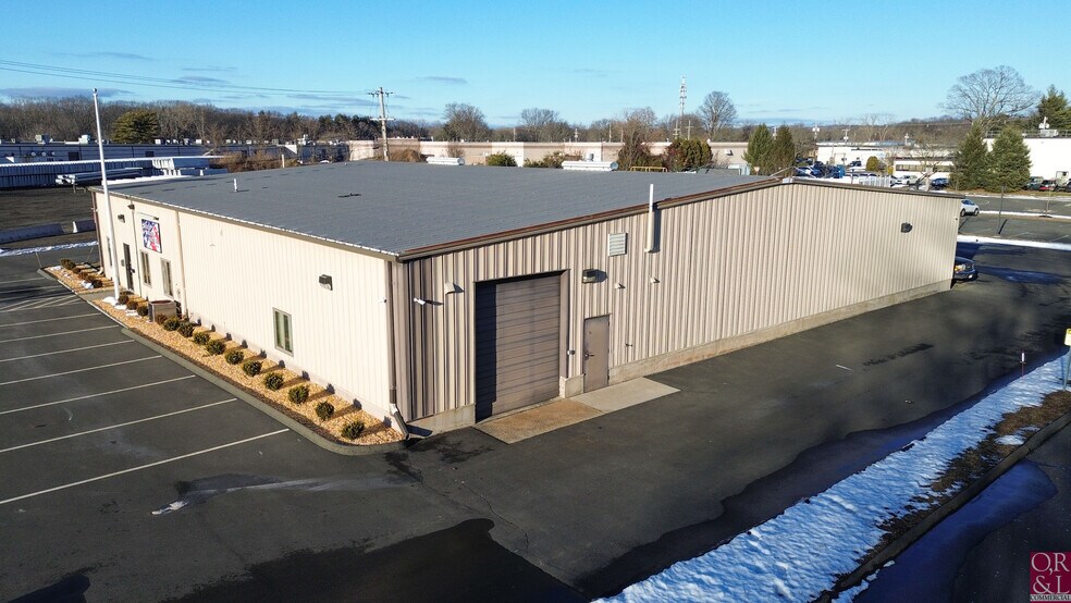 66 N Plains Hwy, Wallingford, CT à louer - Photo du bâtiment - Image 3 de 9