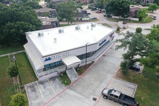 More details for 824 E Adoue St, Alvin, TX - Retail for Sale