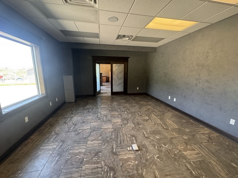 7 Oakwood Dr, Scranton, PA for sale - Building Photo - Image 3 of 19