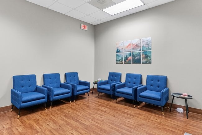 108 Gateway Blvd, Mooresville, NC for lease Interior Photo- Image 1 of 25