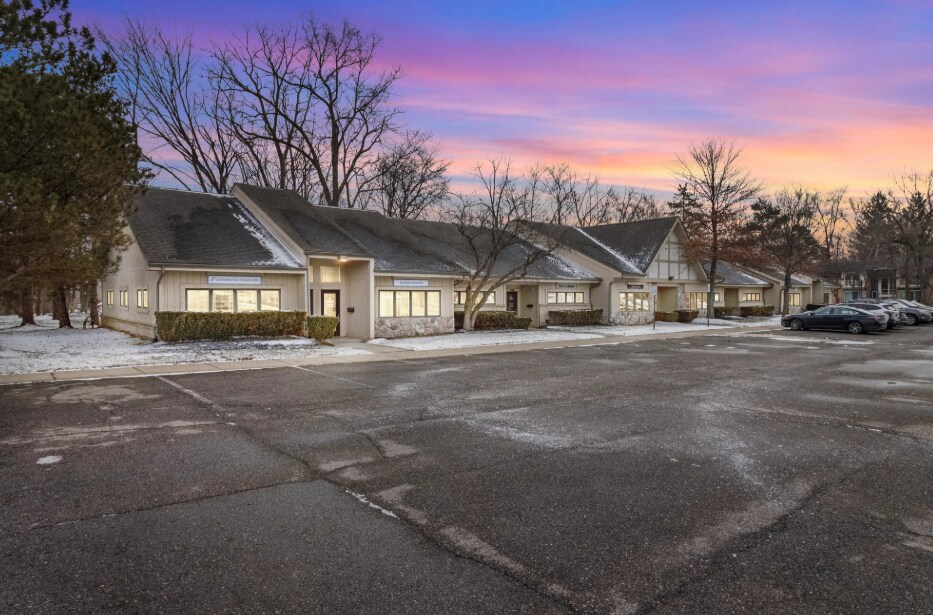 21880-21898 Farmington Rd, Farmington Hills, MI à louer Photo principale- Image 1 de 19